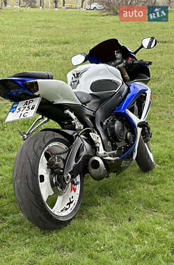 Спортбайк Suzuki GSX-R 600 2007 в 
