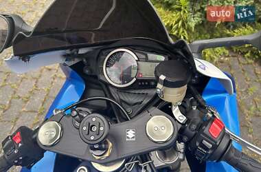 Спортбайк Suzuki GSX-R 600 2013 в 