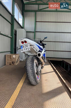 Спортбайк Suzuki GSX-R 600 2003 в 