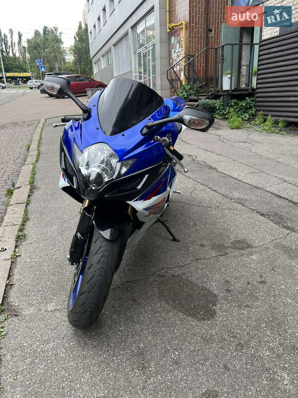 Спортбайк Suzuki GSX-R 600 2007 в 