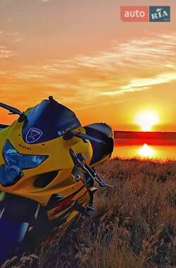 Спортбайк Suzuki GSX-R 600 2004 в Одессе