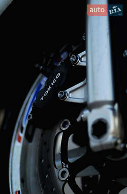 Спортбайк Suzuki GSX-R 600 2003 в 