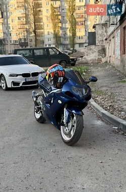 Спортбайк Suzuki GSX-R 600 2003 в 