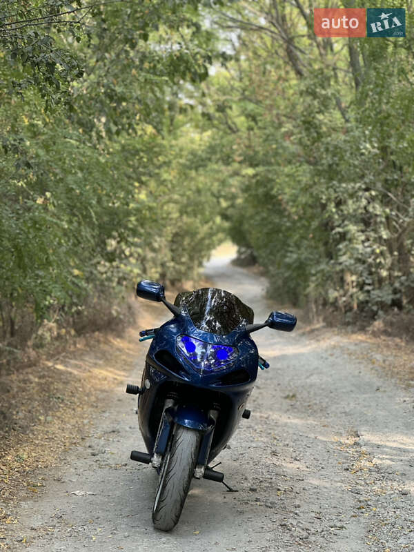 Спортбайк Suzuki GSX-R 600 2003 в Днепре