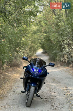 Спортбайк Suzuki GSX-R 600 2003 в 