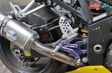 Спортбайк Suzuki GSX-R 600 2004 в 