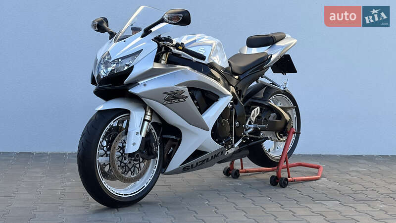 Спортбайк Suzuki GSX-R 600 2008 в 