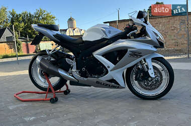 Спортбайк Suzuki GSX-R 600 2008 в 