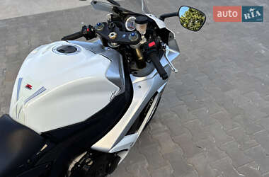 Спортбайк Suzuki GSX-R 600 2008 в 