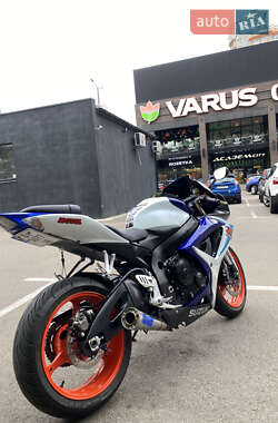 Спортбайк Suzuki GSX-R 600 2007 в 