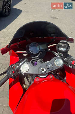 Спортбайк Suzuki GSX-R 600 2012 в 