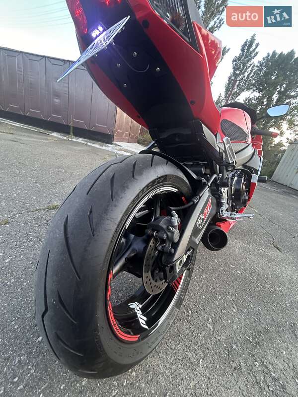 Спортбайк Suzuki GSX-R 600 2012 в Киеве