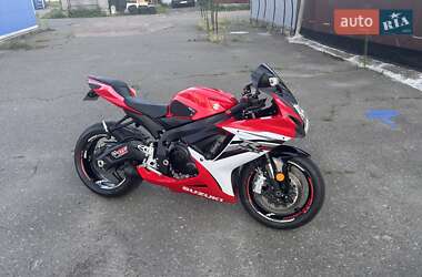 Спортбайк Suzuki GSX-R 600 2012 в 