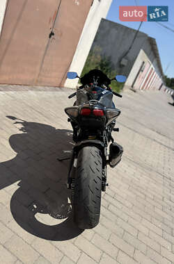Спортбайк Suzuki GSX-R 600 2008 в 