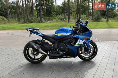 Спортбайк Suzuki GSX-R 600 2016 в 
