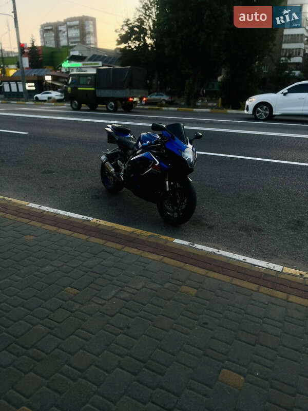 Спортбайк Suzuki GSX-R 600 2007 в 