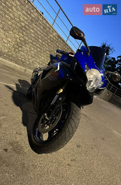Спортбайк Suzuki GSX-R 600 2007 в 