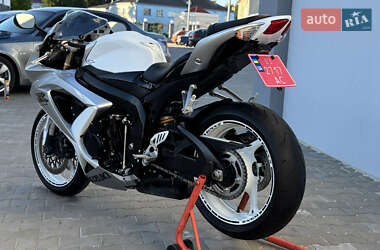Спортбайк Suzuki GSX-R 600 2008 в 