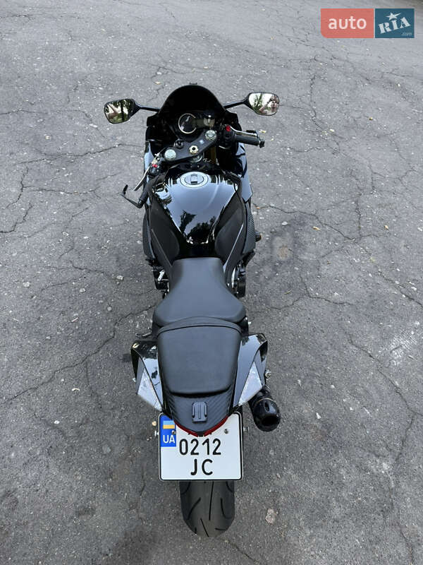 Спортбайк Suzuki GSX-R 600 2010 в Киеве фото 9 Спортбайк Suzuki GSX-R 600 2010 в Киеве
