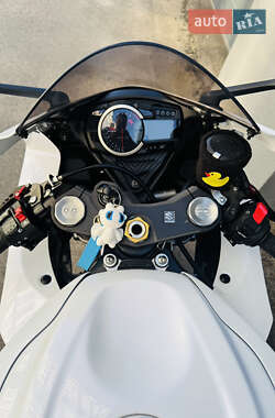 Спортбайк Suzuki GSX-R 600 2019 в 