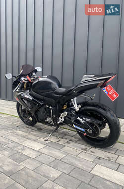 Спортбайк Suzuki GSX-R 600 2006 в 