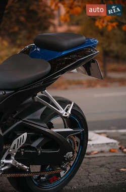 Спортбайк Suzuki GSX-R 600 2007 в 