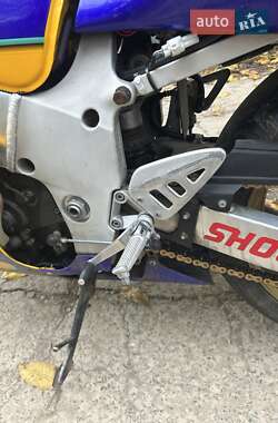 Спортбайк Suzuki GSX-R 600 2000 в 