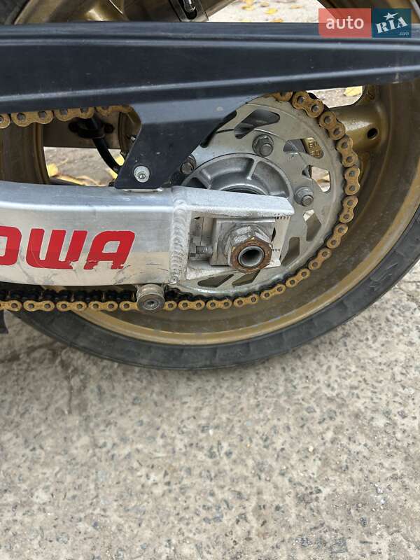 Спортбайк Suzuki GSX-R 600 2000 в Одесі фото 14 Спортбайк Suzuki GSX-R 600 2000 в Одесі