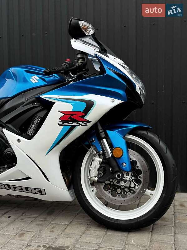 Спортбайк Suzuki GSX-R 600 2019 в Одессе фото 8 Спортбайк Suzuki GSX-R 600 2019 в Одессе