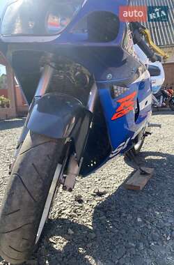 Спортбайк Suzuki GSX-R 750 1998 в 