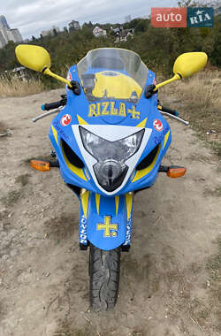 Спортбайк Suzuki GSX-R 750 2004 в 