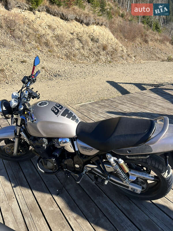 Мотоцикл Без обтекателей (Naked bike) Suzuki GSX-R 750 1998 в Долине