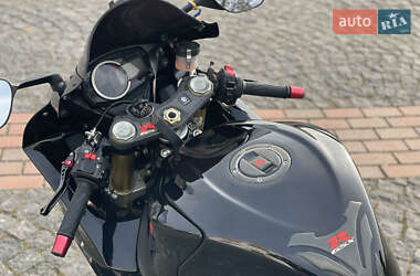 Спортбайк Suzuki GSX-R 750 2011 в 