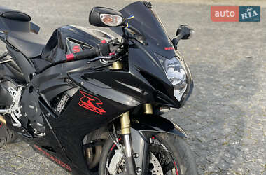 Спортбайк Suzuki GSX-R 750 2011 в 