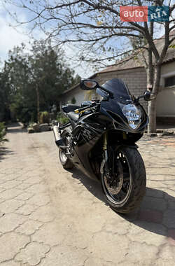 Спортбайк Suzuki GSX-R 750 2011 в 