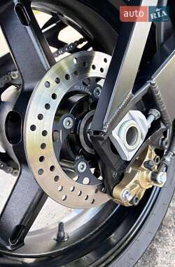Спортбайк Suzuki GSX-R 750 2005 в 