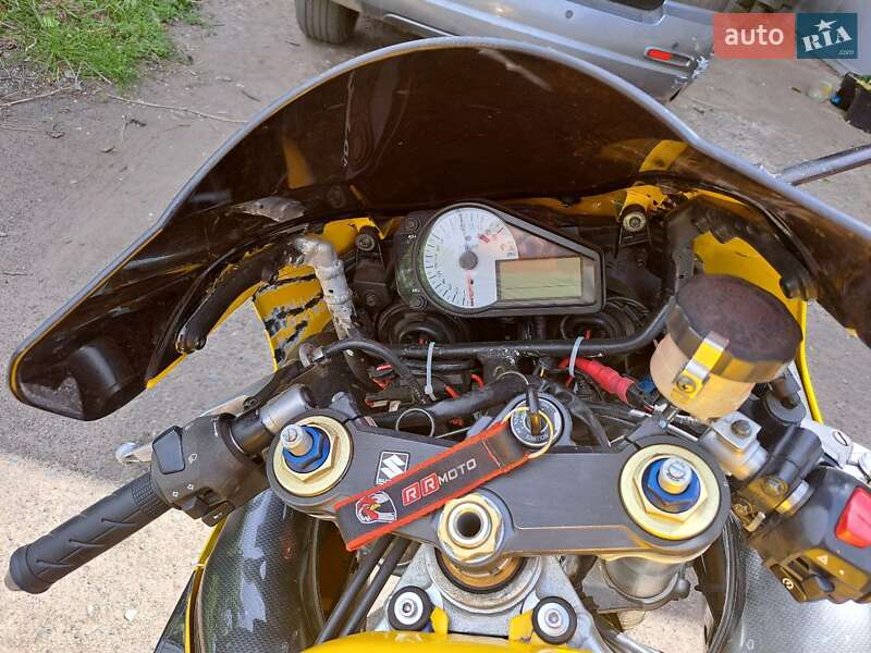 Спортбайк Suzuki GSX-R 750 2004 в Славянске фото 4 Спортбайк Suzuki GSX-R 750 2004 в Славянске
