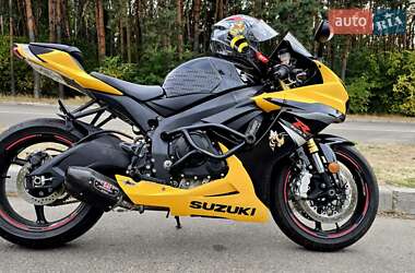 Спортбайк Suzuki GSX-R 750 2018 в 