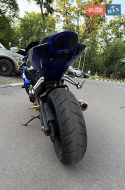 Спортбайк Suzuki GSX-R 750 2006 в 