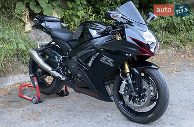 Спортбайк Suzuki GSX-R 750 2016 в 