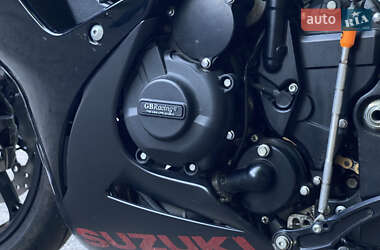 Спортбайк Suzuki GSX-R 750 2016 в 