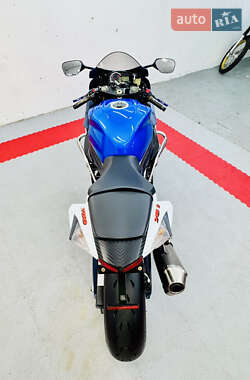 Спортбайк Suzuki GSX-R 750 2013 в 