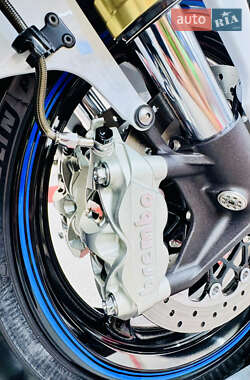 Спортбайк Suzuki GSX-R 750 2013 в 