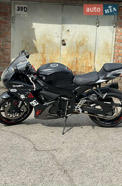 Спортбайк Suzuki GSX-R 750 2013 в 