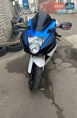 Спортбайк Suzuki GSX-R 750 2011 в 