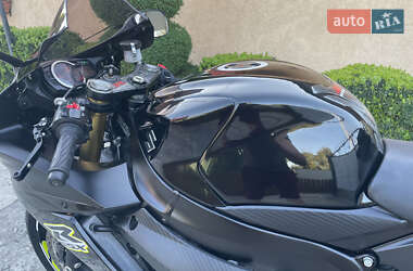 Спортбайк Suzuki GSX-R 750 2019 в 