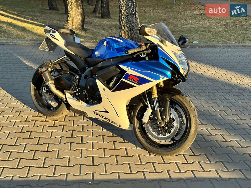 Спортбайк Suzuki GSX-R 750 2024 в 