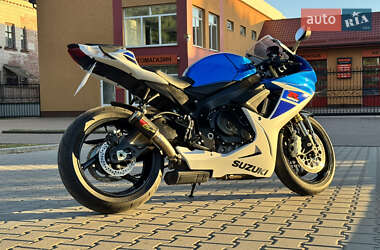 Спортбайк Suzuki GSX-R 750 2024 в 
