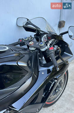 Спортбайк Suzuki GSX-R 750 2009 в 