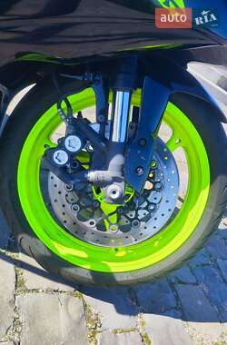 Спортбайк Suzuki GSX-R 750 2008 в 